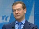 Медведеву вручили удостоверение кандидата в депутаты от ЕР Медведеву вручили удостоверение кандидата в депутаты от ЕР