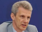 Фурсенко опроверг слухи о возможном введении в РФ системы платного образования Фурсенко опроверг слухи о возможном введении в РФ системы платного образования