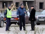 Губернатора Кировской области оштрафовали за парковку автомобиля на газоне