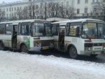 В Курске столкнулись две маршрутки «Паз», устроившие «салочки» на остановке