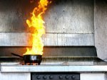 В Курске пенсионер едва не сгорел на собственной кухне, готовя обед