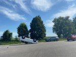 В Курской области в результате столкновения автомобиль лег на крышу