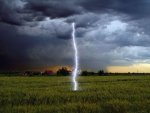 В Липецке 24-летнюю девушку убило молнией В Липецке 24-летнюю девушку убило молнией