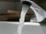 «Аммиачное» ЧП заставило калужан скупить в магазинах всю питьевую воду «Аммиачное» ЧП заставило калужан скупить в магазинах всю питьевую воду
